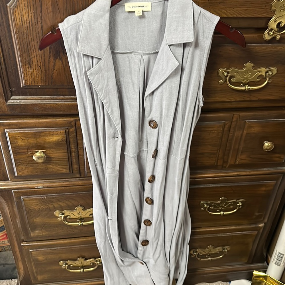 Button-up dress with tie detail